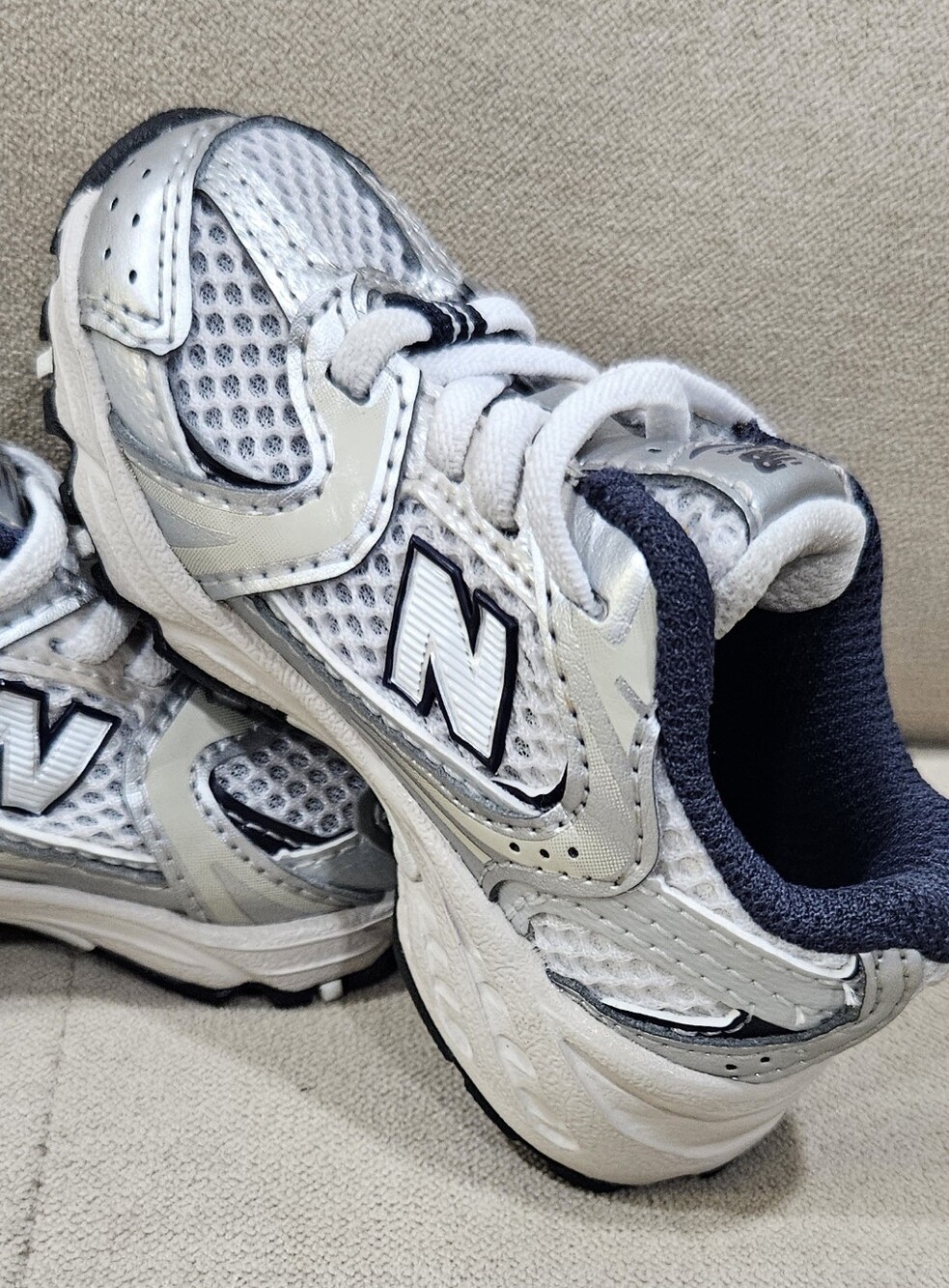 New Balance 530 Bungee Kids Silver and Navy Mesh Sneakers - Picture 6 of 11